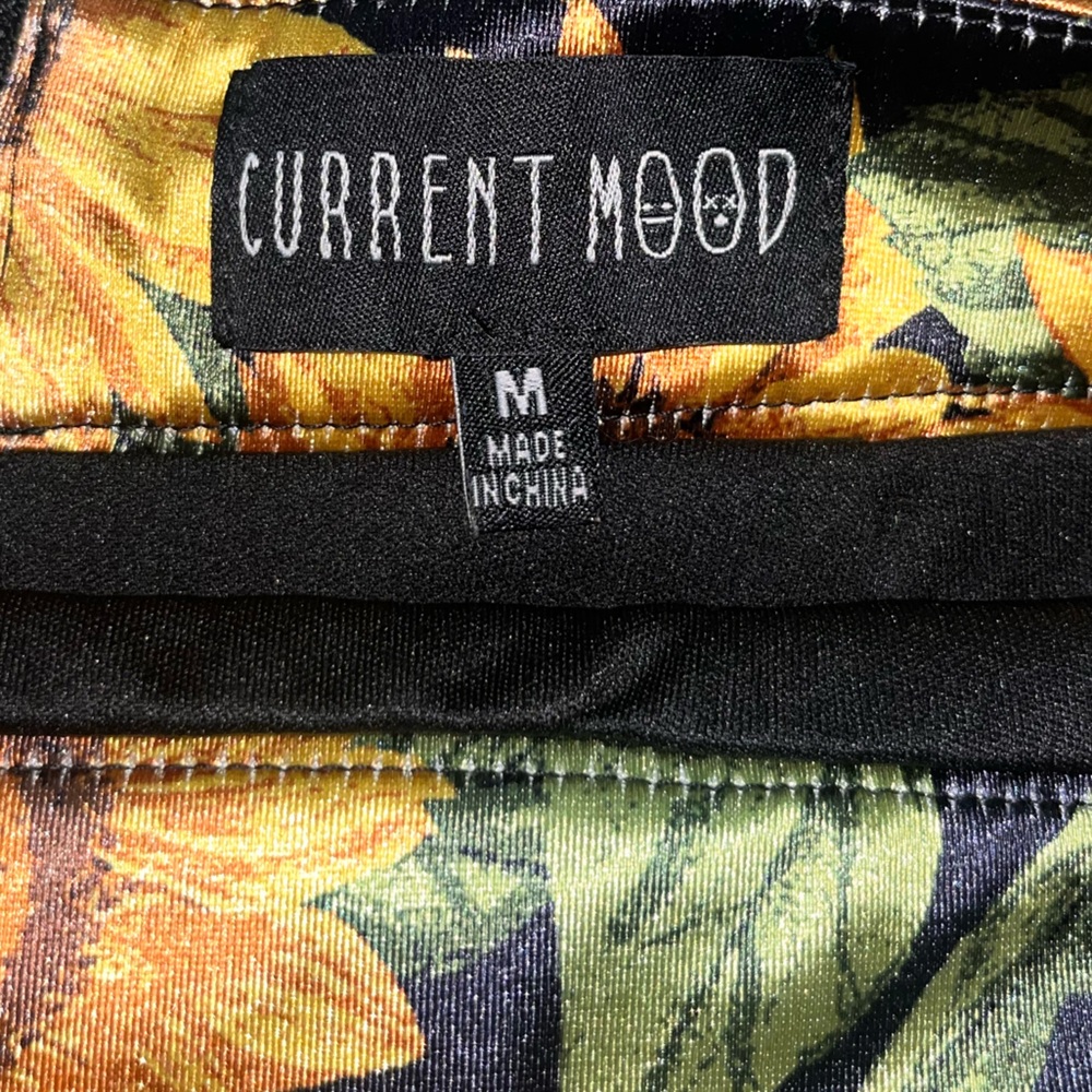 CURRENT MOOD Sunflower Print Satin Mini Skirt - Picture 3 of 3